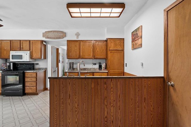 W10057 BALER ROAD, Hortonville, WI 54944