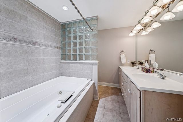 207 North Harvest Street, Amherst, NY 14221