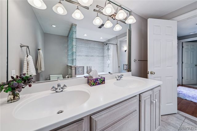 207 North Harvest Street, Amherst, NY 14221