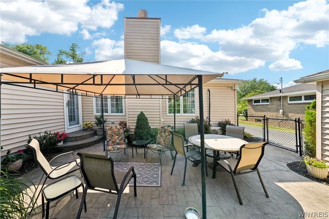 207 North Harvest Street, Amherst, NY 14221