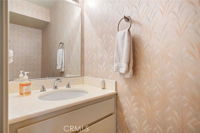 9555 Via Venezia, Burbank, CA 91504