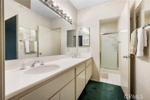 9555 Via Venezia, Burbank, CA 91504