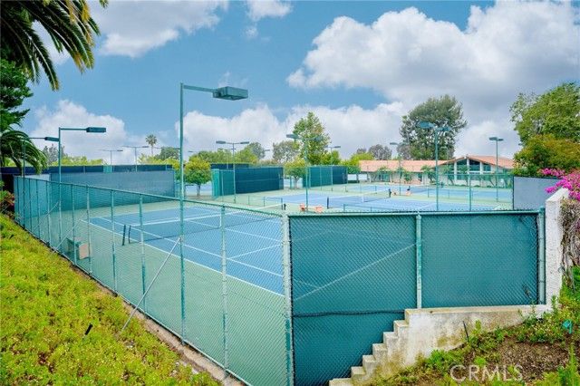 9555 Via Venezia, Burbank, CA 91504