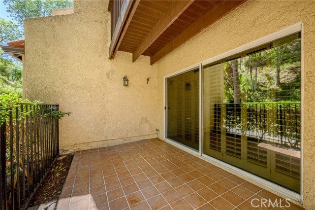 9555 Via Venezia, Burbank, CA 91504