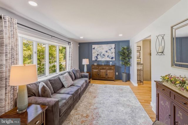 33 GRAY BIRCH RD, Turnersville, NJ 08012