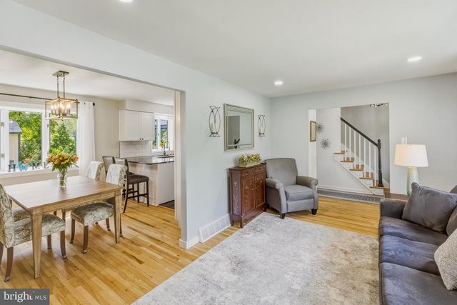 33 GRAY BIRCH RD, Turnersville, NJ 08012