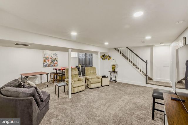 33 GRAY BIRCH RD, Turnersville, NJ 08012