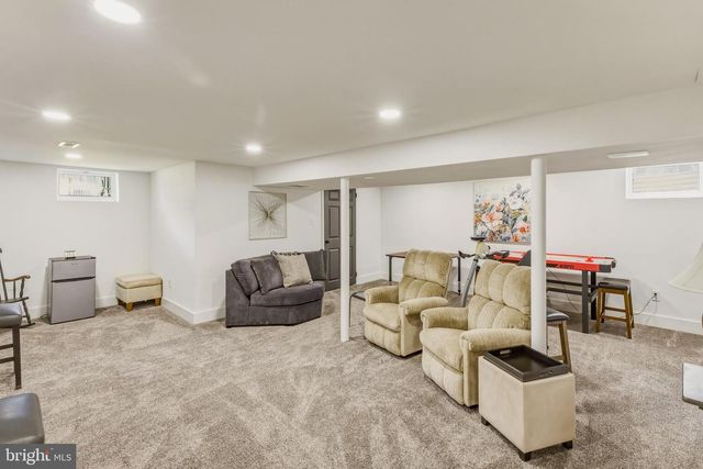 33 GRAY BIRCH RD, Turnersville, NJ 08012