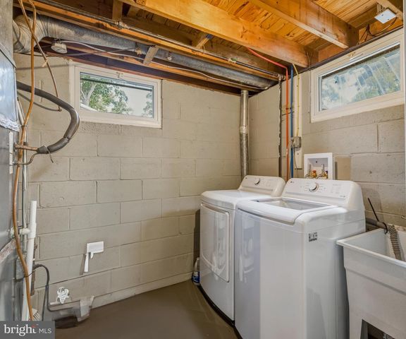 33 GRAY BIRCH RD, Turnersville, NJ 08012