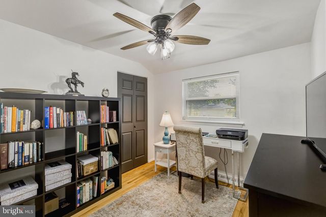 33 GRAY BIRCH RD, Turnersville, NJ 08012