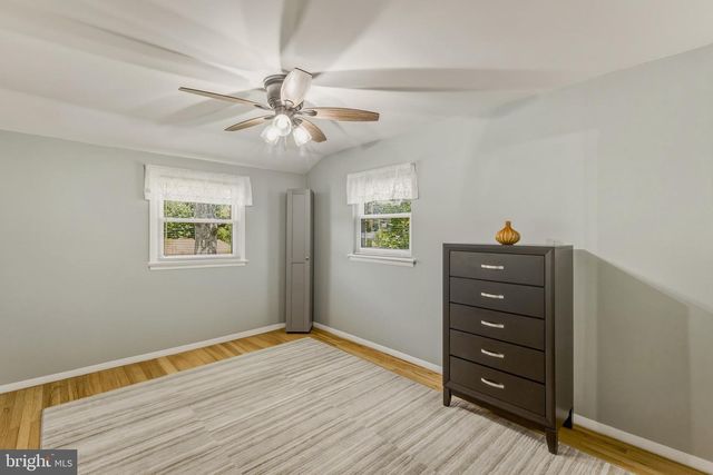 33 GRAY BIRCH RD, Turnersville, NJ 08012