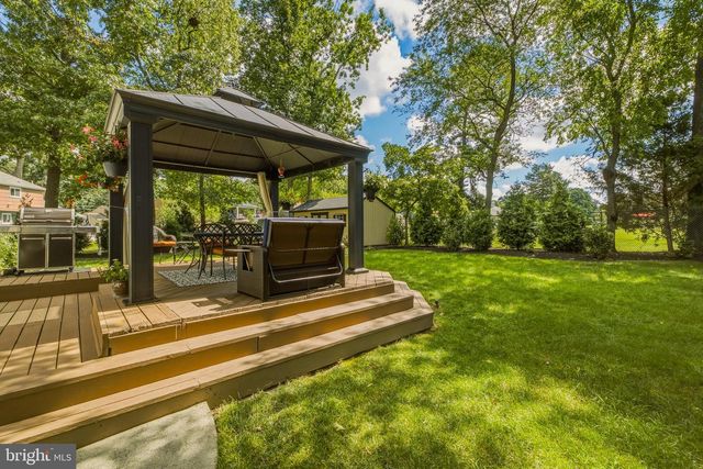 33 GRAY BIRCH RD, Turnersville, NJ 08012