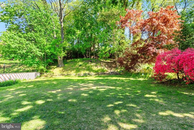 1564 BURMONT RD, Havertown, PA 19083