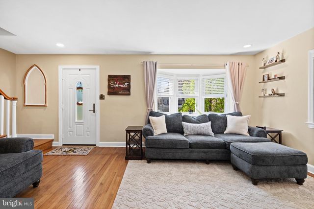 1564 BURMONT RD, Havertown, PA 19083