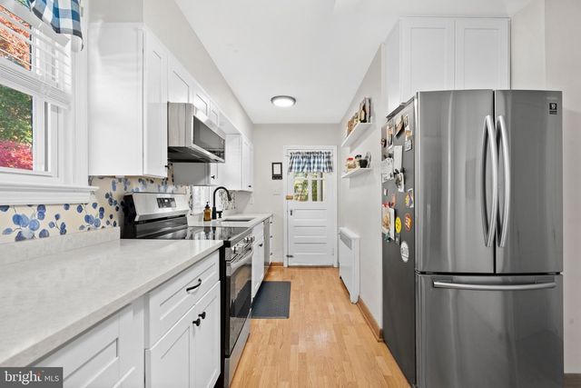 1564 BURMONT RD, Havertown, PA 19083