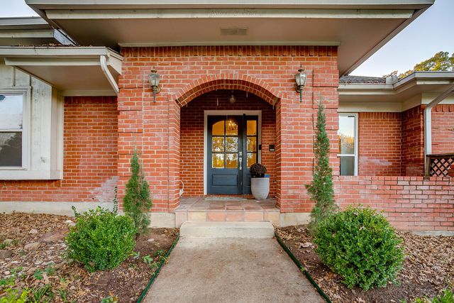 1804 Longbranch Court, Arlington, TX 76012