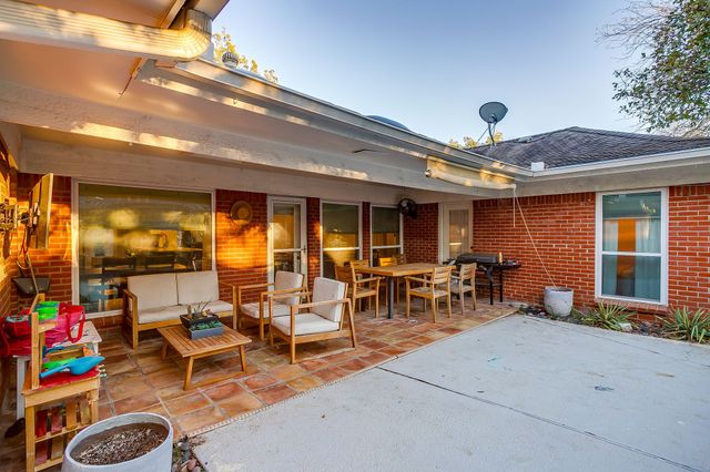 1804 Longbranch Court, Arlington, TX 76012