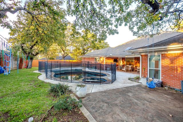 1804 Longbranch Court, Arlington, TX 76012