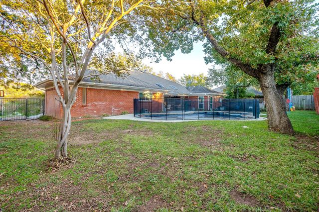 1804 Longbranch Court, Arlington, TX 76012