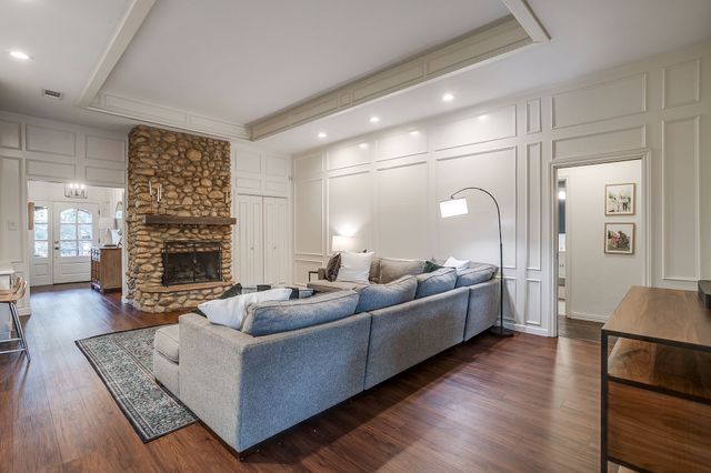 1804 Longbranch Court, Arlington, TX 76012