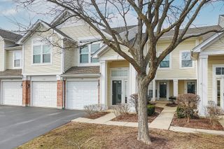 1118 Hawthorne Lane 1118, Elk Grove Village, IL 60007
