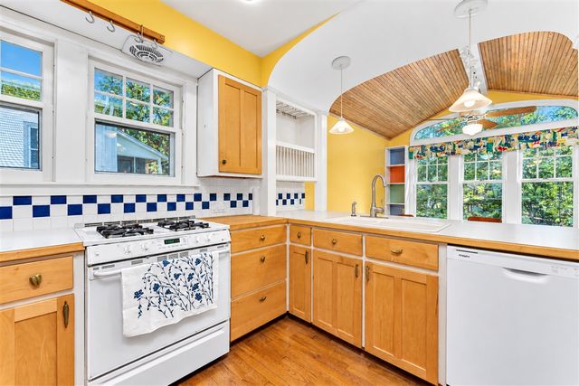 648 Sunset Lane, East Lansing, MI 48823