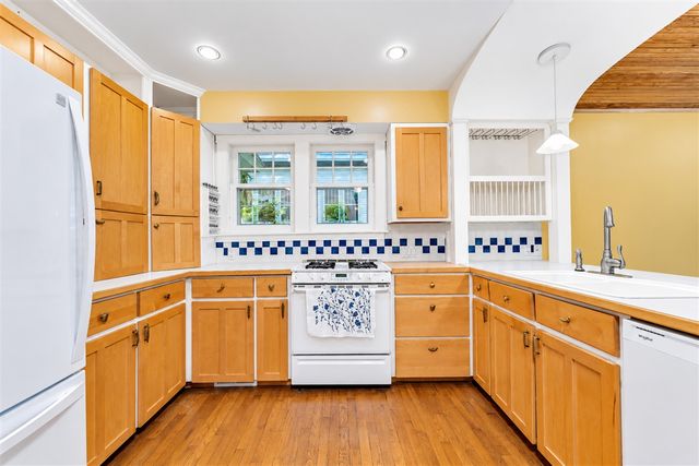 648 Sunset Lane, East Lansing, MI 48823