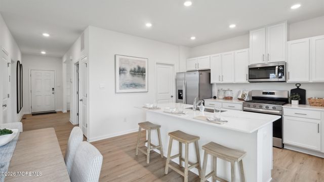 9 Dahlia Court, Bayville, NJ 08721