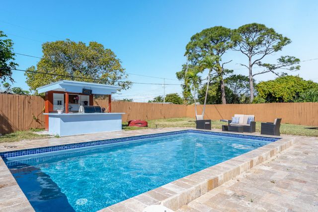 1601 NW 3rd Lane, Boynton Beach, FL 33435