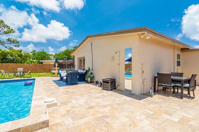 1601 NW 3rd Lane, Boynton Beach, FL 33435