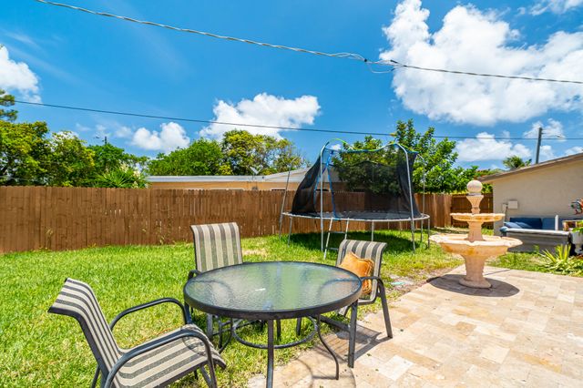 1601 NW 3rd Lane, Boynton Beach, FL 33435
