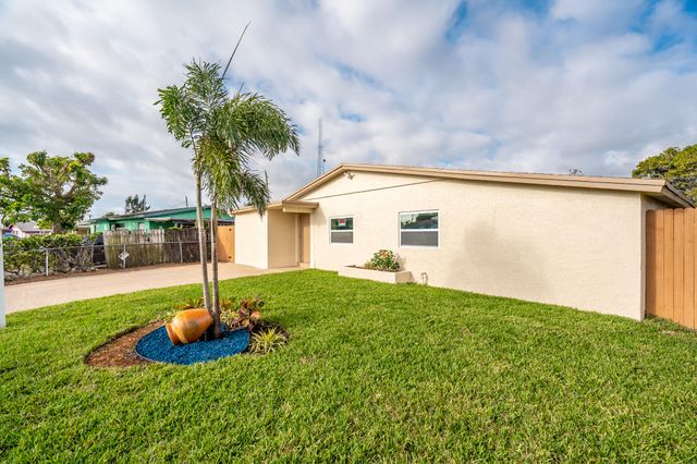 1601 NW 3rd Lane, Boynton Beach, FL 33435
