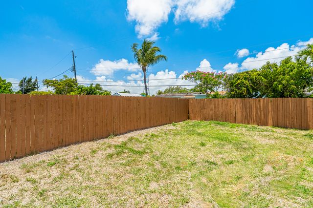 1601 NW 3rd Lane, Boynton Beach, FL 33435