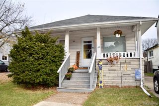 722 Kings Highway, Wyandotte, MI 48192