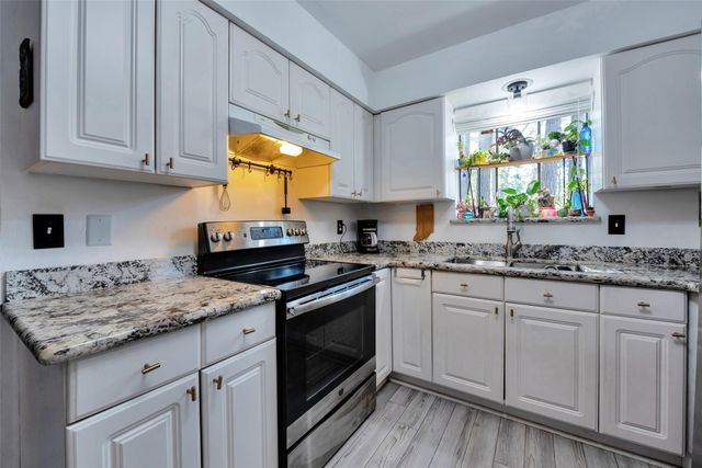 116 W White Willow Circle, The Woodlands, TX 77381