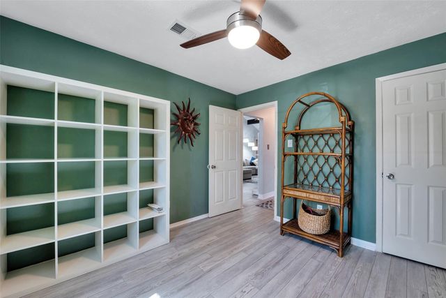 116 W White Willow Circle, The Woodlands, TX 77381