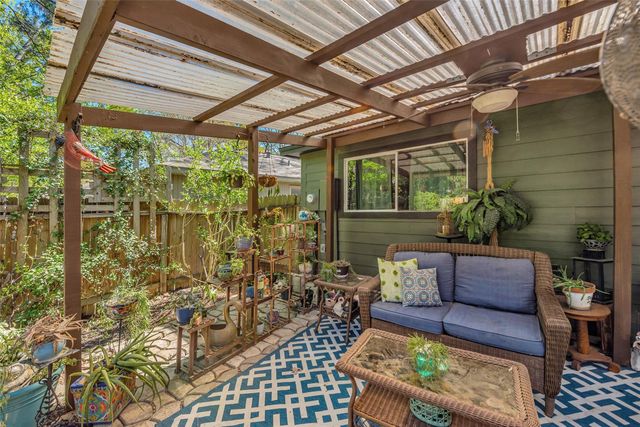 116 W White Willow Circle, The Woodlands, TX 77381