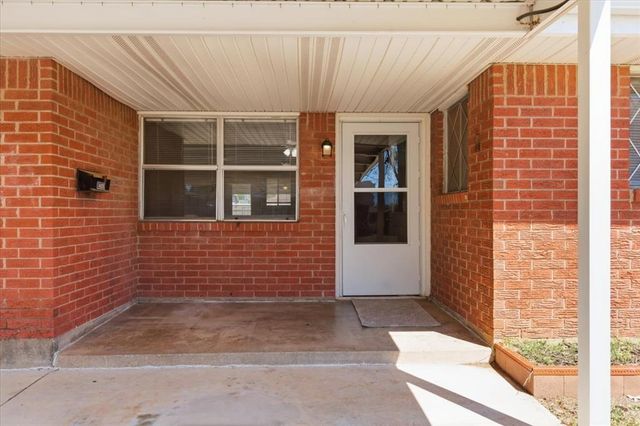 4809 S Park Vista Drive, Del City, OK 73115