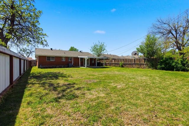 4809 S Park Vista Drive, Del City, OK 73115