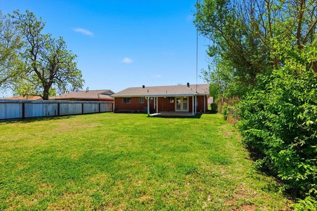4809 S Park Vista Drive, Del City, OK 73115