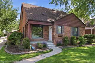 1268 Brys Drive, Grosse Pointe Woods, MI 48236