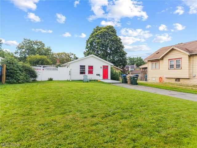700 Viewpoint Avenue, Cuyahoga Falls, OH 44221