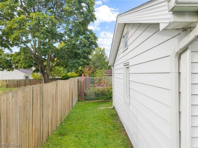 700 Viewpoint Avenue, Cuyahoga Falls, OH 44221