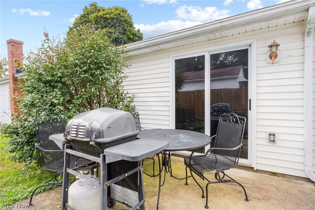 700 Viewpoint Avenue, Cuyahoga Falls, OH 44221