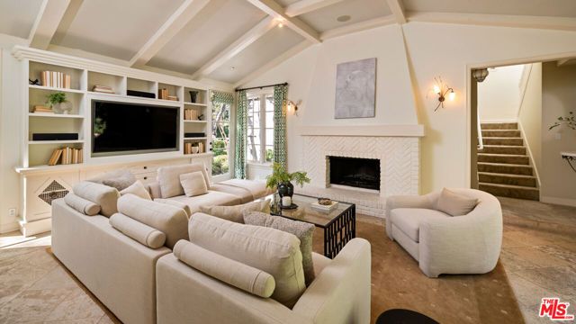 11982 Brentridge Lane, Los Angeles, CA 90049