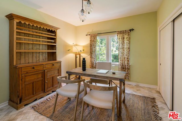 11982 Brentridge Lane, Los Angeles, CA 90049