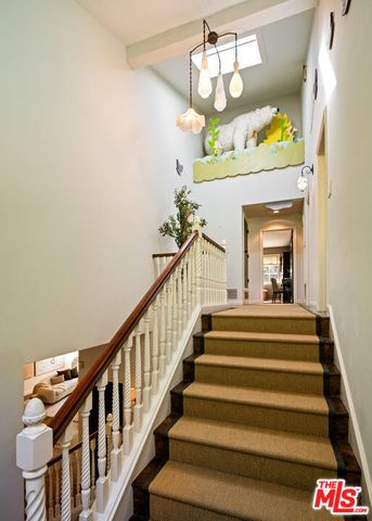 11982 Brentridge Lane, Los Angeles, CA 90049