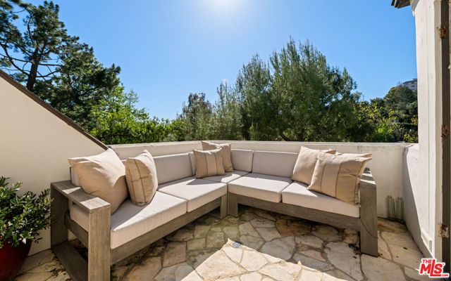 11982 Brentridge Lane, Los Angeles, CA 90049