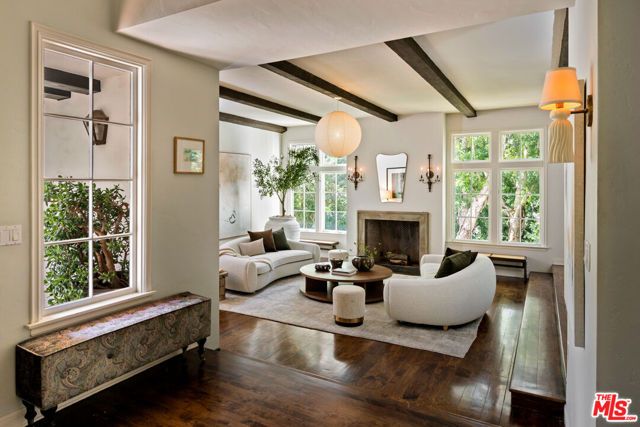 11982 Brentridge Lane, Los Angeles, CA 90049