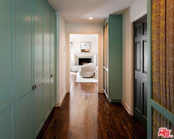 11982 Brentridge Lane, Los Angeles, CA 90049